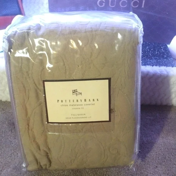 pottery Barn Chloe madelise coverlet full / Queen NWT - Picture 1 of 5
